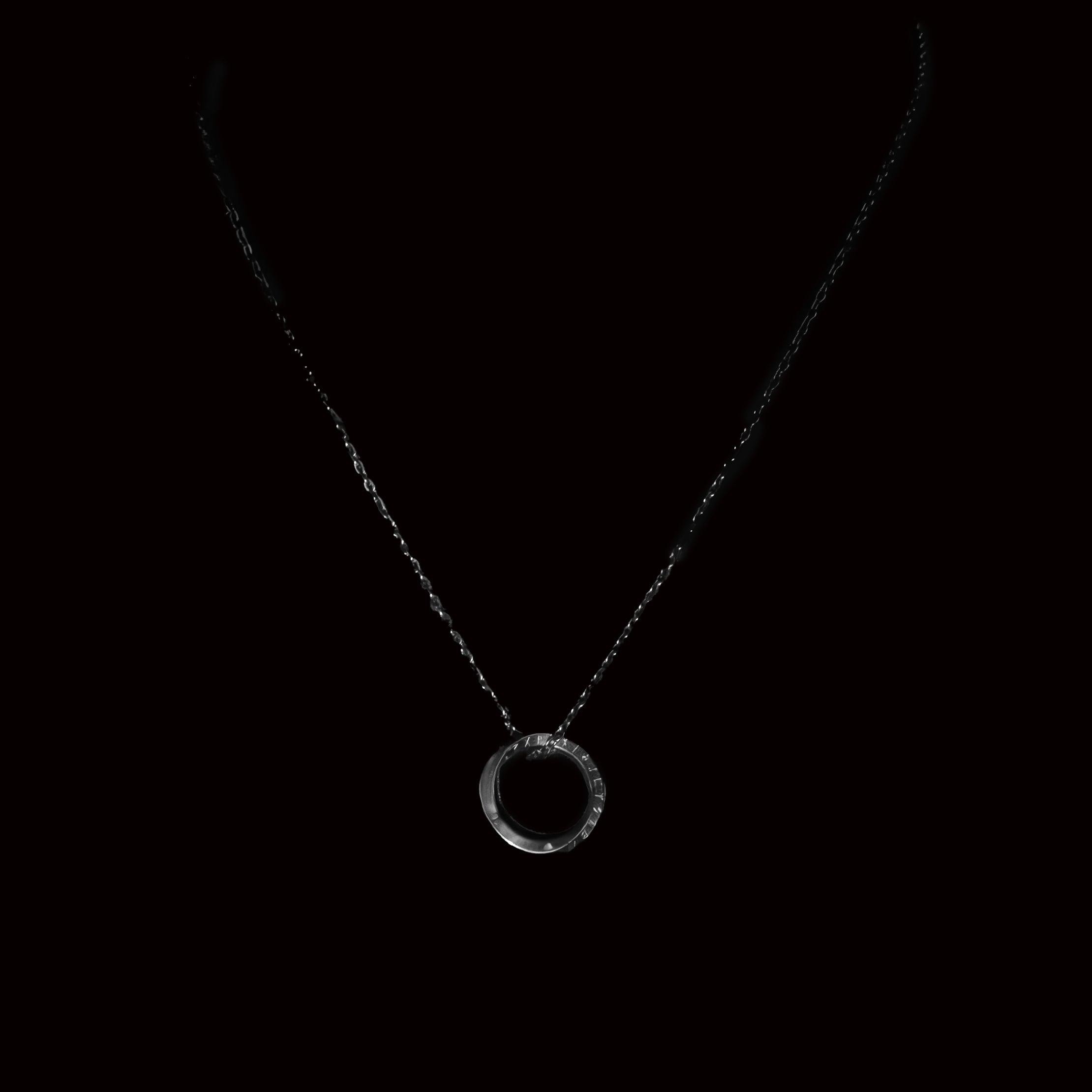 Erlend Mobius (Round) Pendant with Chain