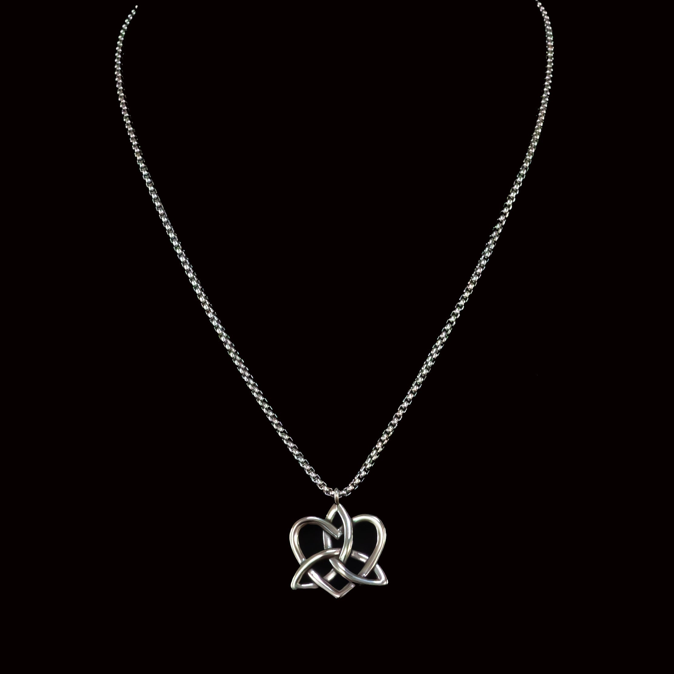 Avan Box Chain with Celtic Love Knot Pendant