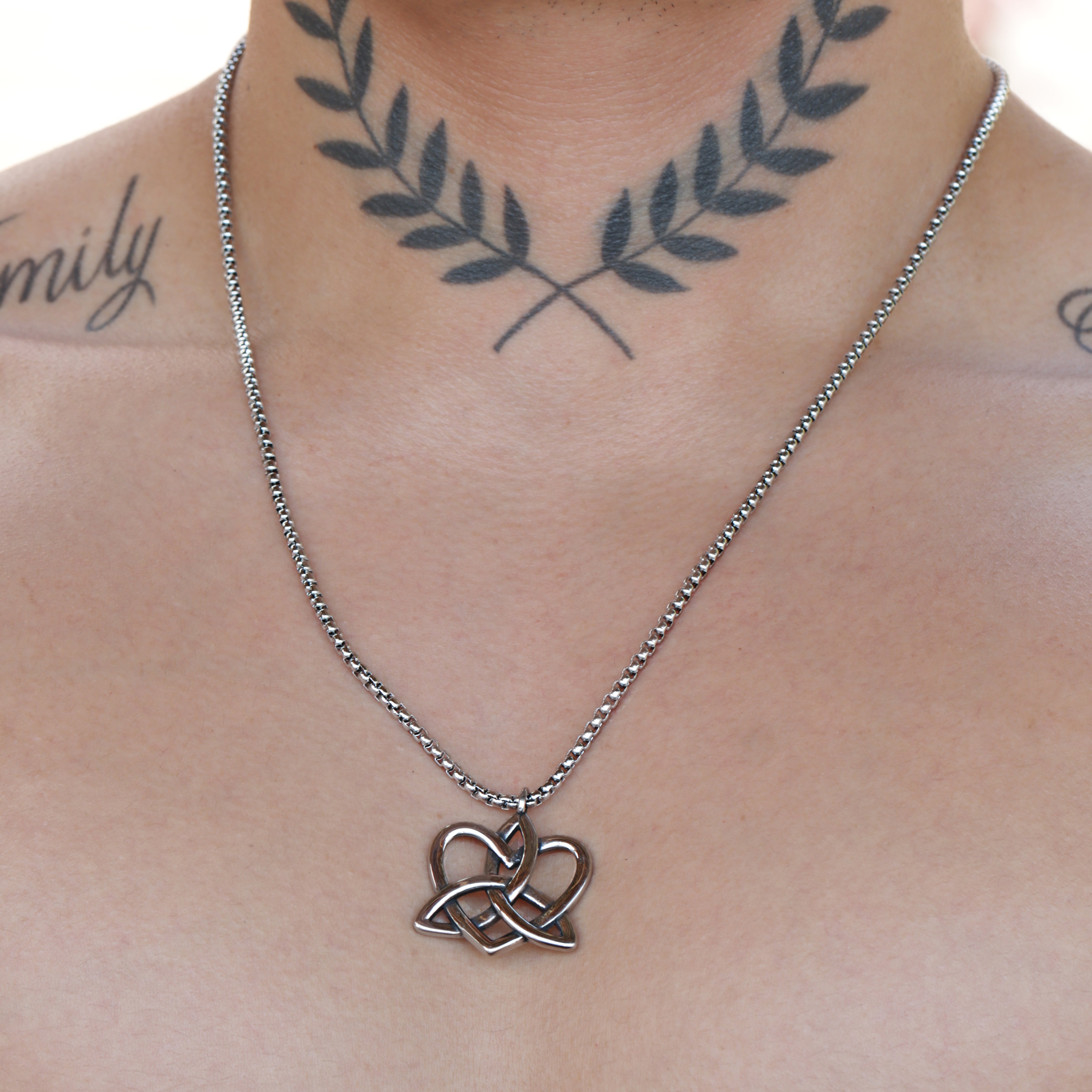 Avan Box Chain with Celtic Love Knot Pendant