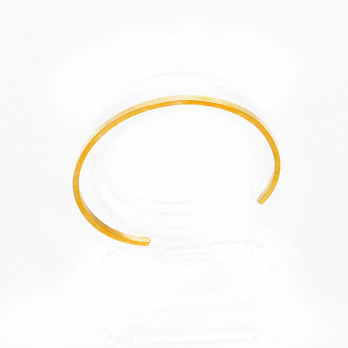 Curved yellow line forming an incomplete circle.